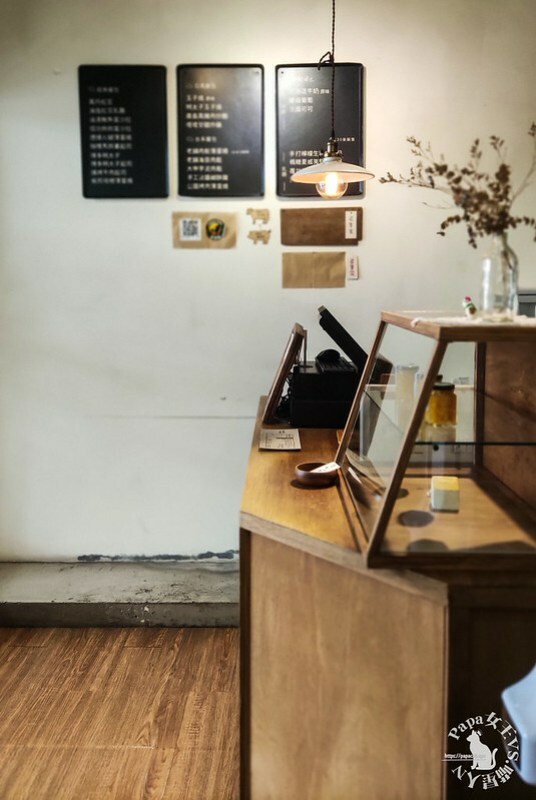 台中西區 ｜早午餐  harumarupan   春丸餐包製造所-街邊店－超過30款日式餐包滿足各種想吃甜／鹹的心-葷素可