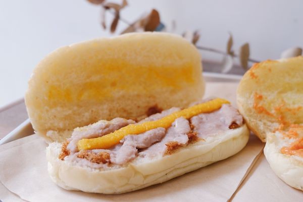 【食記】台中・西區｜春丸餐包製作所：以手心的溫度傳達小麥溫暖的香味・多種鹹甜口味的手作自製餐包・街辺店