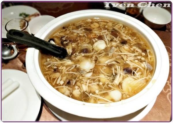 雅園新潮(總店)：《台中市婚宴餐廳》2018.06.24參加友人娶媳的婚宴在『雅園新潮旗鑑店-新潮廳』