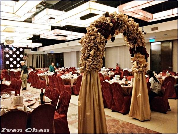 雅園新潮(總店)：《台中市婚宴餐廳》2018.06.24參加友人娶媳的婚宴在『雅園新潮旗鑑店-新潮廳』