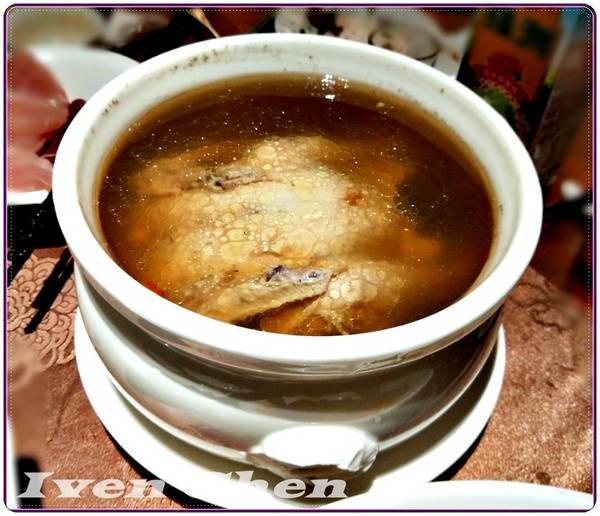 雅園新潮(總店)：《台中市婚宴餐廳》2018.06.24參加友人娶媳的婚宴在『雅園新潮旗鑑店-新潮廳』