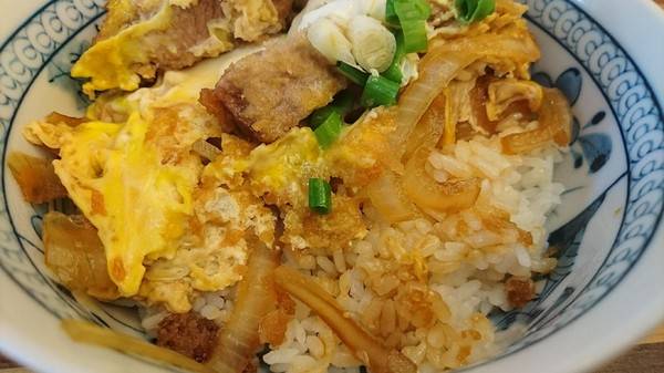 根津食堂:高雄~根津食堂~平價創意美食~超推麻油雞拉麵~