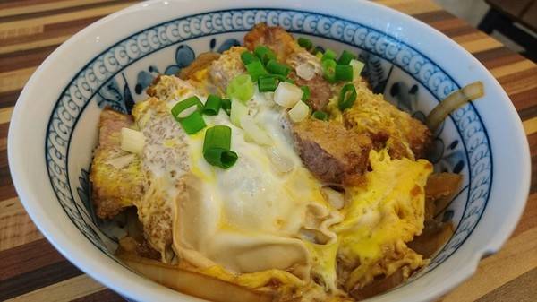 根津食堂:高雄~根津食堂~平價創意美食~超推麻油雞拉麵~