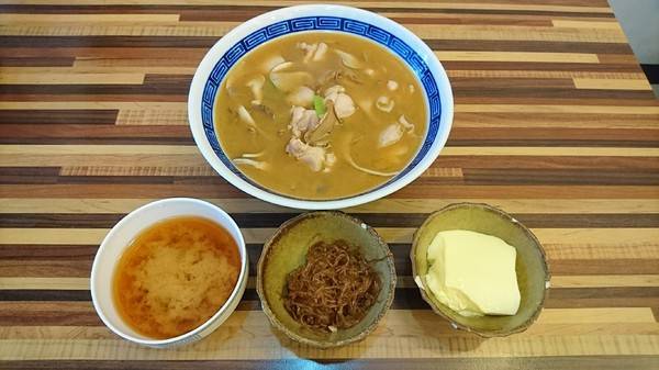 根津食堂:高雄~根津食堂~平價創意美食~超推麻油雞拉麵~