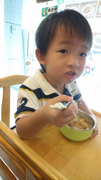 根津食堂:高雄~根津食堂~平價創意美食~超推麻油雞拉麵~