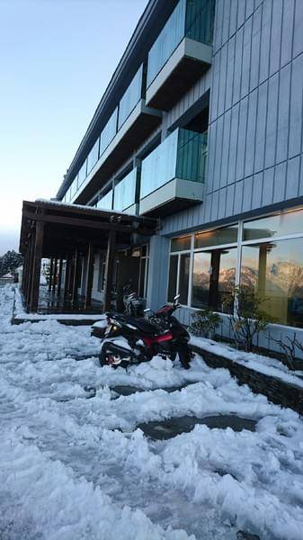 合歡山國家森林遊樂區-松雪樓:南投~合歡山國家森林遊樂區~松雪樓~白茫茫的雪景美不勝收~DIY動手作雪人~真是太有趣了~