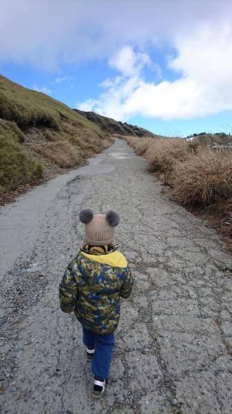 合歡山國家森林遊樂區-松雪樓:南投~合歡山國家森林遊樂區~松雪樓~白茫茫的雪景美不勝收~DIY動手作雪人~真是太有趣了~