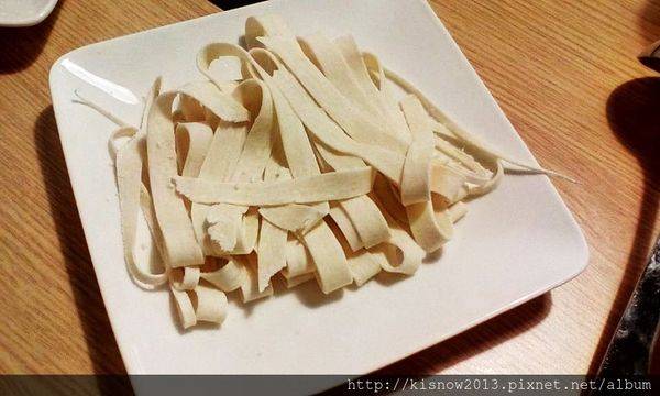鍋裡鍋物18-製麵條.jpg