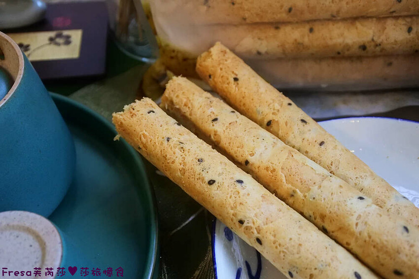 嘉義蛋捲【品香蛋捲】新品鳳凰捲肉鬆芝麻花生！香脆濃郁蛋捲一支支超唰嘴│嘉義後火車站│嘉義伴手禮 - Fresa芙芮莎♥莎旅憶食