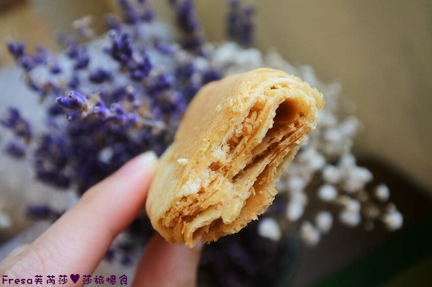 嘉義蛋捲【品香蛋捲】新品鳳凰捲肉鬆芝麻花生！香脆濃郁蛋捲一支支超唰嘴│嘉義後火車站│嘉義伴手禮 - Fresa芙芮莎♥莎旅憶食