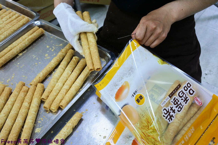嘉義蛋捲【品香蛋捲】新品鳳凰捲肉鬆芝麻花生！香脆濃郁蛋捲一支支超唰嘴│嘉義後火車站│嘉義伴手禮 - Fresa芙芮莎♥莎旅憶食