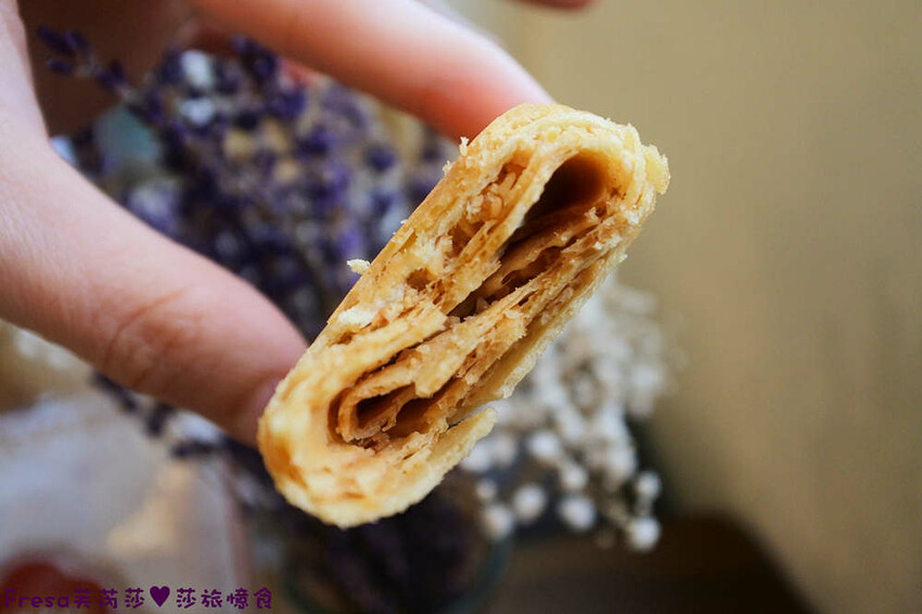 嘉義蛋捲【品香蛋捲】新品鳳凰捲肉鬆芝麻花生！香脆濃郁蛋捲一支支超唰嘴│嘉義後火車站│嘉義伴手禮 - Fresa芙芮莎♥莎旅憶食