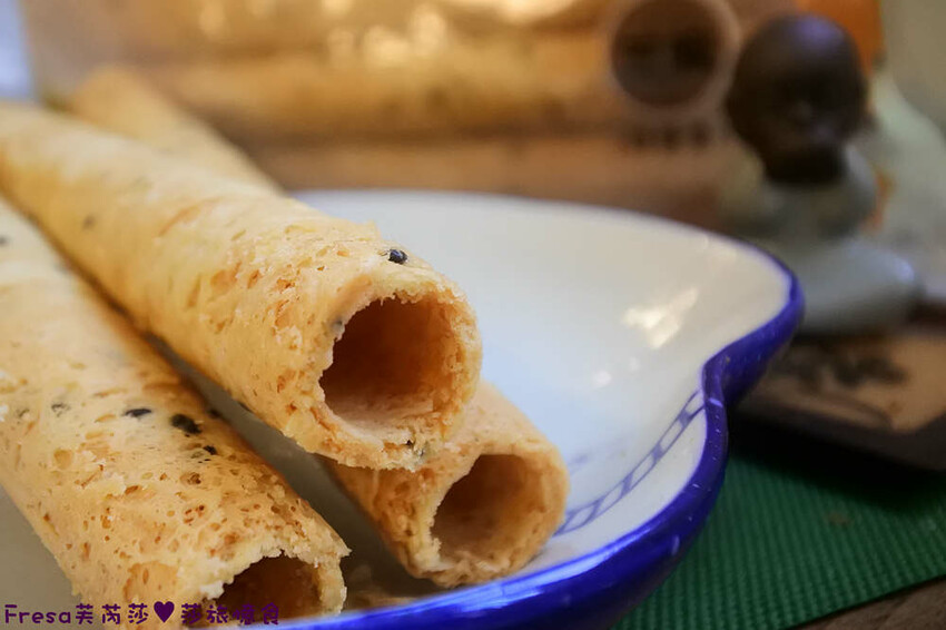 嘉義蛋捲【品香蛋捲】新品鳳凰捲肉鬆芝麻花生！香脆濃郁蛋捲一支支超唰嘴│嘉義後火車站│嘉義伴手禮 - Fresa芙芮莎♥莎旅憶食