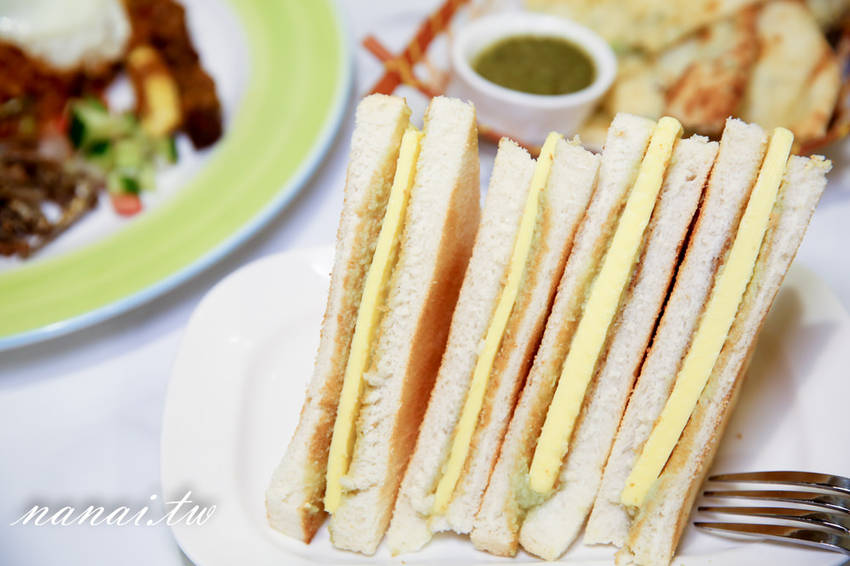 MAMAK檔星馬料理中科店。JMall商場新開幕,正宗馬來西亞風味餐廳,大推咖哩海鮮叻沙麵,紅塔餅 - Nana愛旅行札記