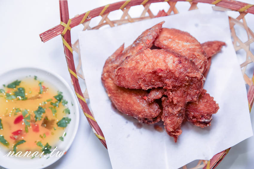 MAMAK檔星馬料理中科店。JMall商場新開幕,正宗馬來西亞風味餐廳,大推咖哩海鮮叻沙麵,紅塔餅 - Nana愛旅行札記