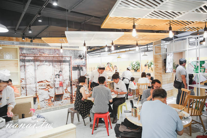 MAMAK檔星馬料理中科店。JMall商場新開幕,正宗馬來西亞風味餐廳,大推咖哩海鮮叻沙麵,紅塔餅 - Nana愛旅行札記