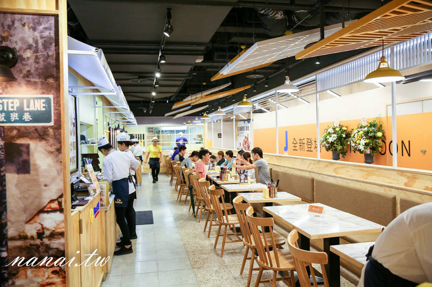 MAMAK檔星馬料理中科店。JMall商場新開幕,正宗馬來西亞風味餐廳,大推咖哩海鮮叻沙麵,紅塔餅 - Nana愛旅行札記
