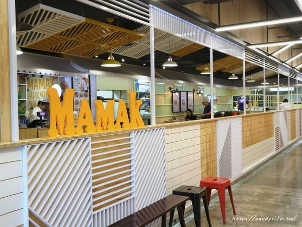 Mamak檔星馬料理(中科店)：台中美食│Mamak檔星馬料理-中科店〃JMALL新開張，IG熱門打卡點，正宗馬來西亞風味料理，激推塔餅～
