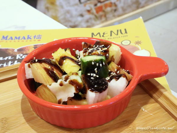 Mamak檔星馬料理(中科店)：台中美食│Mamak檔星馬料理-中科店〃JMALL新開張，IG熱門打卡點，正宗馬來西亞風味料理，激推塔餅～