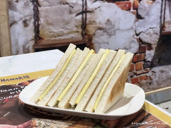 Mamak檔星馬料理(中科店)：台中美食│Mamak檔星馬料理-中科店〃JMALL新開張，IG熱門打卡點，正宗馬來西亞風味料理，激推塔餅～