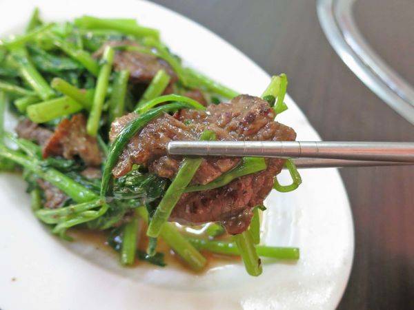 【台北美食】阿輝牛肉店-滿滿焦香味的美味炒牛肉