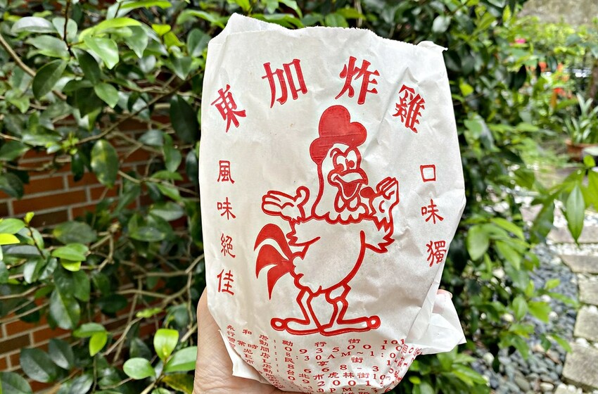 晚來搶不到.隱身市場內的厲害炸雞.大家都是一盆一盆買沒人再給你買一隻.永春市場美食♥東加炸雞♥