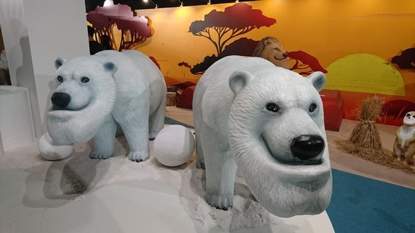 扭蛋星球特展(高雄場):高雄駁二特區~扭蛋星球~大型療癒戽斗動物們、搞笑太自由女神、巨型甜點、可怕水果殭屍~登陸了~北高同步~展期6/22-9/12