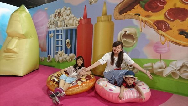 扭蛋星球特展(高雄場):高雄駁二特區~扭蛋星球~大型療癒戽斗動物們、搞笑太自由女神、巨型甜點、可怕水果殭屍~登陸了~北高同步~展期6/22-9/12