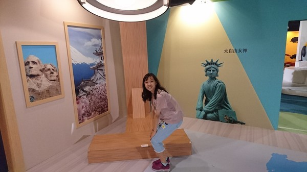 扭蛋星球特展(高雄場):高雄駁二特區~扭蛋星球~大型療癒戽斗動物們、搞笑太自由女神、巨型甜點、可怕水果殭屍~登陸了~北高同步~展期6/22-9/12