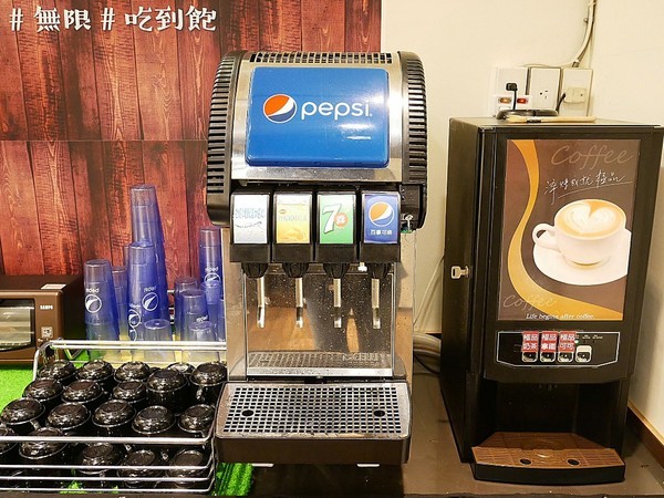 好奇太郎 創意自助鐵板燒：好奇太郎-新北江子翠創意自助鐵板燒  雞腿肉多種口味一次享用  無油更清爽  趕快發揮想像力  做出屬於自己的吃法吧