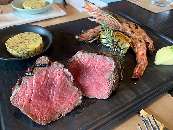 /tmp/php4F4neD /tmp/php4F4neD