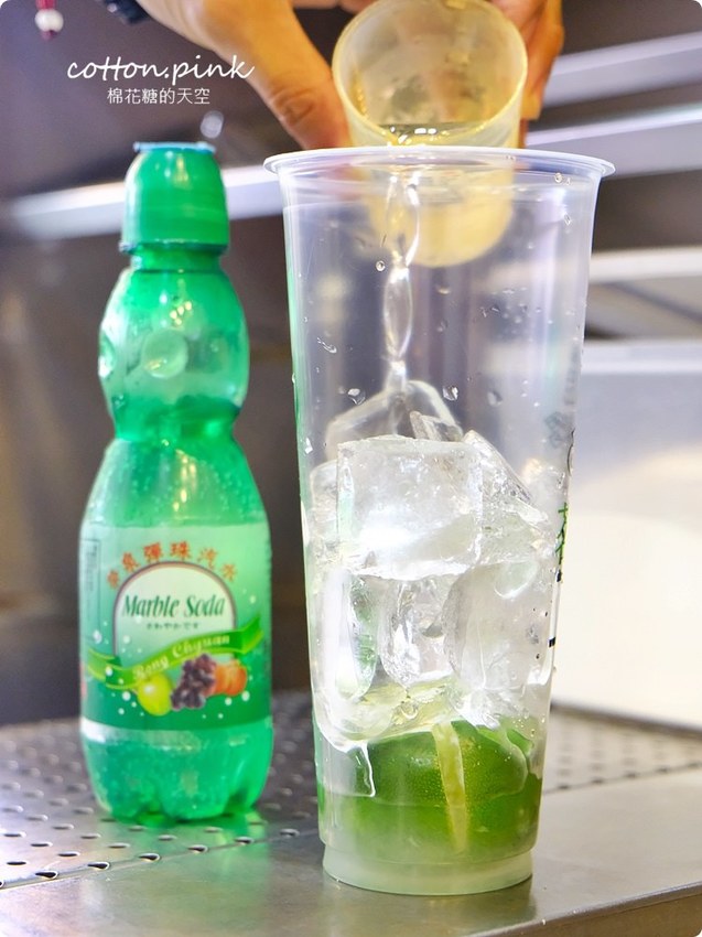 紅到澳門人都來加盟的飲料店台中第一家在大里！加了彈珠汽水的阿婆獨家配方只有茗時序喝得到