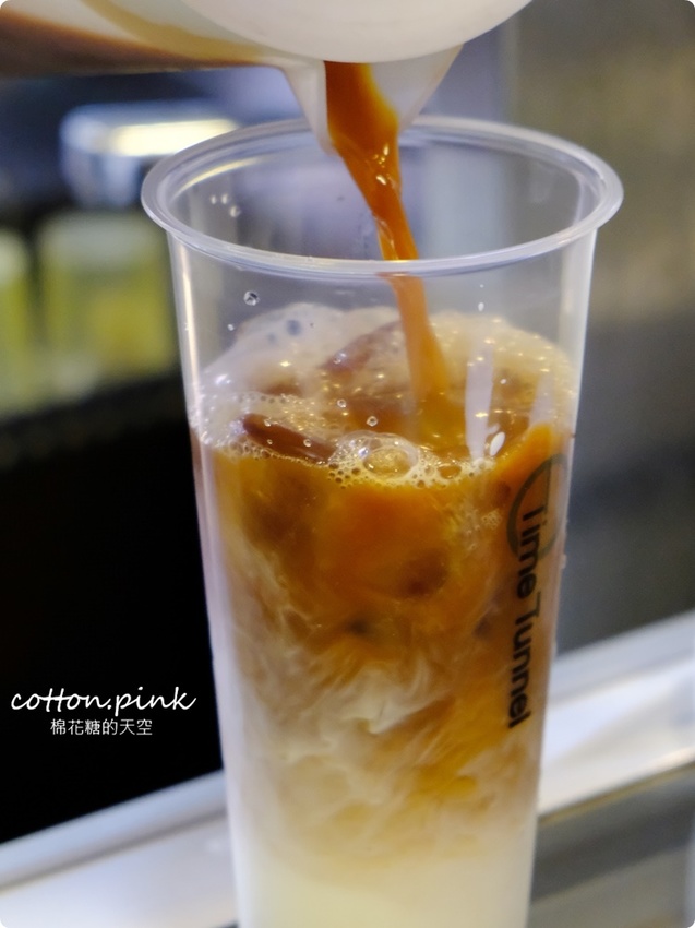 紅到澳門人都來加盟的飲料店台中第一家在大里！加了彈珠汽水的阿婆獨家配方只有茗時序喝得到