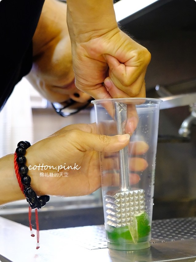 紅到澳門人都來加盟的飲料店台中第一家在大里！加了彈珠汽水的阿婆獨家配方只有茗時序喝得到