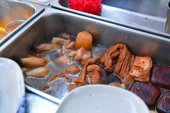 天慈素食忠勇店：台中南屯區美食-CP值超高的平價素食餐廳，滷味$5元起，必點招牌炒飯！