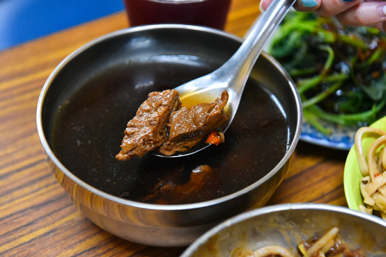 天慈素食忠勇店：台中南屯區美食-CP值超高的平價素食餐廳，滷味$5元起，必點招牌炒飯！