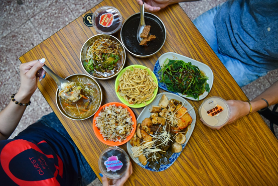 天慈素食忠勇店：台中南屯區美食-CP值超高的平價素食餐廳，滷味$5元起，必點招牌炒飯！