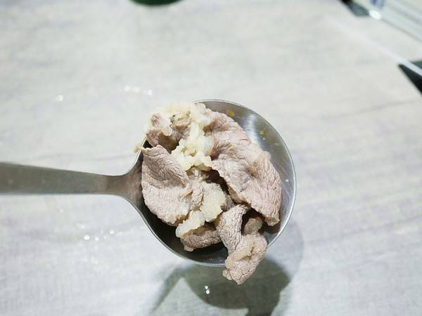 百味釜精緻鍋物:百味釜精緻鍋物-新竹東區精緻鍋物 肉品種類多 餐後甜點精緻又吸睛 樓下的媽媽魚市場是挑選生鮮的好去處