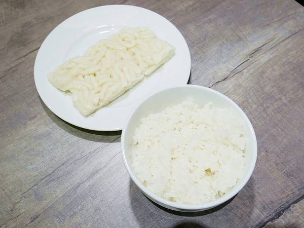 百味釜精緻鍋物:百味釜精緻鍋物-新竹東區精緻鍋物 肉品種類多 餐後甜點精緻又吸睛 樓下的媽媽魚市場是挑選生鮮的好去處