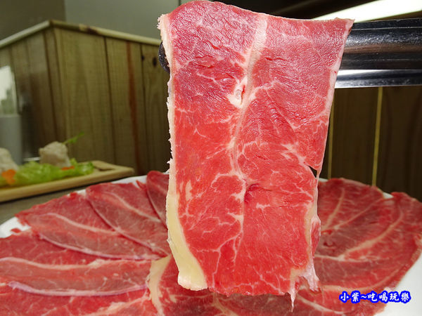 澳洲板腱牛肉火鍋片-百味釜精緻鍋物 (1).jpg