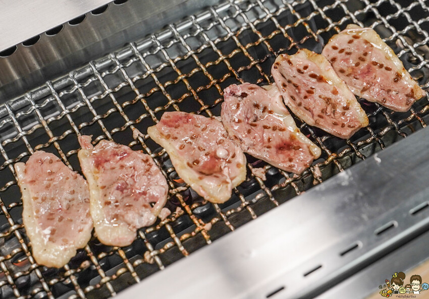 聚餐慶生約會最佳首選 癮燒燒肉，優質頂級肉質、氣氛佳、服務超貼心、高雄燒肉推薦 - 跟著尼力吃喝玩樂＆親子生活