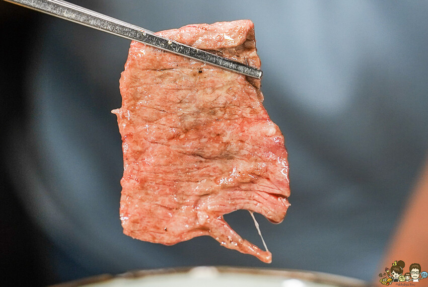 聚餐慶生約會最佳首選 癮燒燒肉，優質頂級肉質、氣氛佳、服務超貼心、高雄燒肉推薦 - 跟著尼力吃喝玩樂＆親子生活