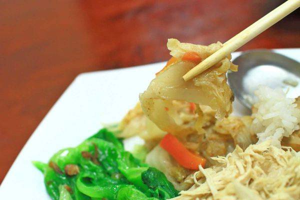 【台中美食】廖記雞肉飯-便宜又大碗,CP值極高的15年老字號美食小吃店