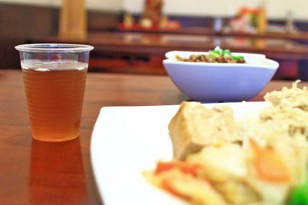 【台中美食】廖記雞肉飯-便宜又大碗,CP值極高的15年老字號美食小吃店