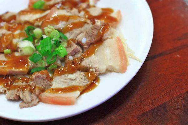 【台中美食】廖記雞肉飯-便宜又大碗,CP值極高的15年老字號美食小吃店