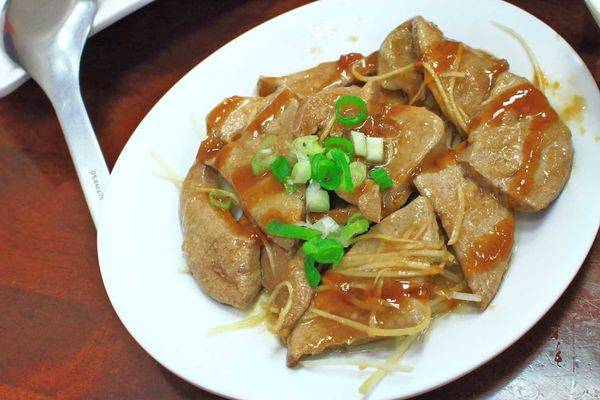 【台中美食】廖記雞肉飯-便宜又大碗,CP值極高的15年老字號美食小吃店