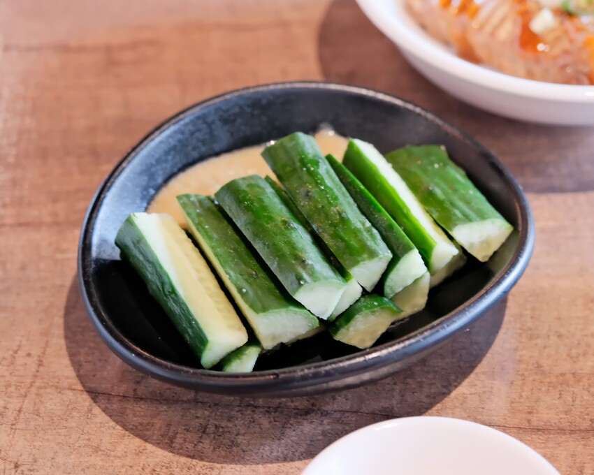 【台北大安美食】牛莊園牛肉麵~清燉蔬果湯頭超鮮美!大安最好吃牛肉麵!科技大樓美食必吃~