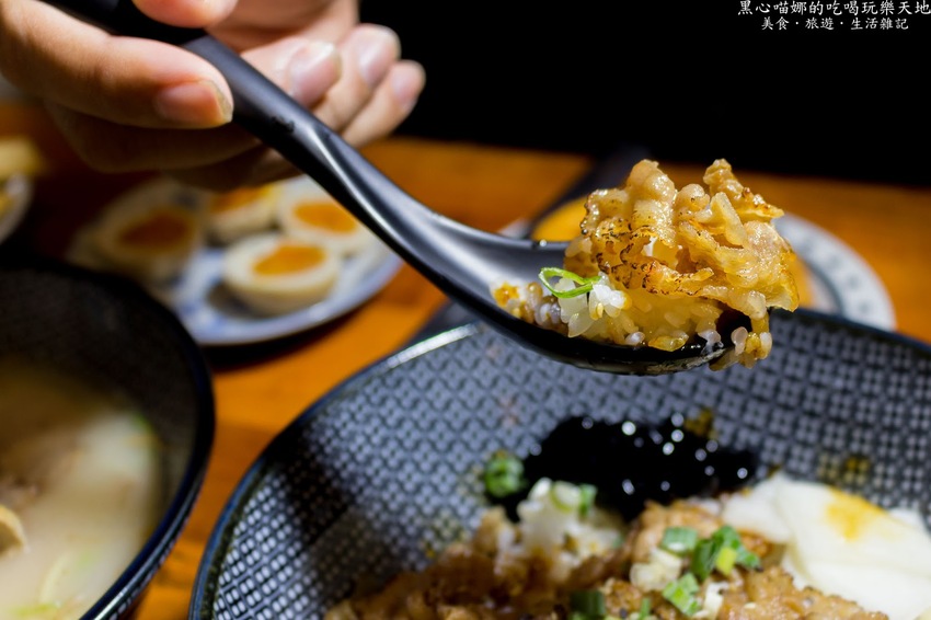 高雄新興︱鬼炊丼飯(文橫店) 新增香氣十足的燒肉丼,還多了4種口味拉麵,選擇性又更多啦!!(寵物友善餐廳)