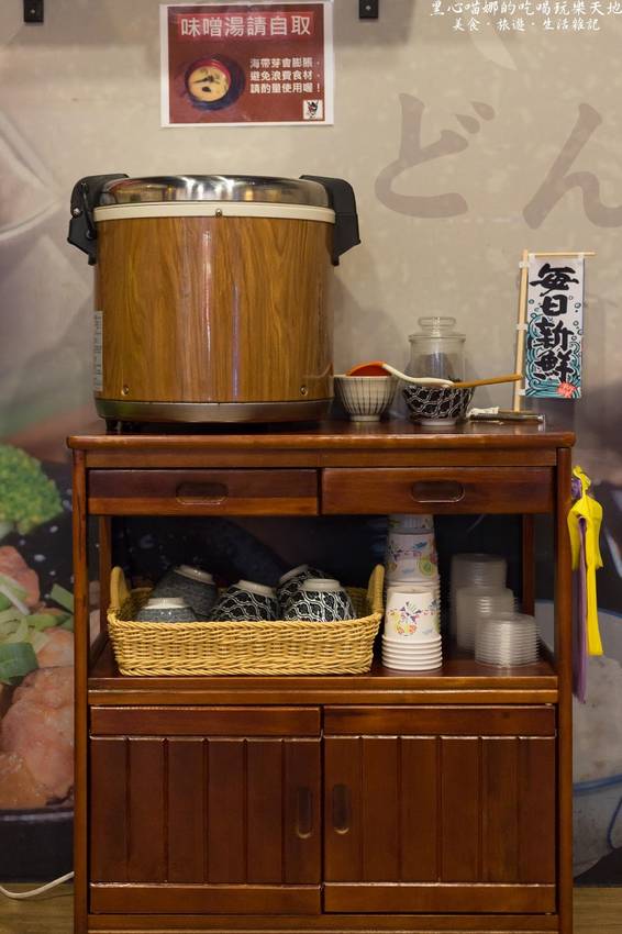 高雄前鎮︱鬼炊丼飯　高CP值的平價用心丼飯料理，加飯只要10元、還有免費味噌湯，就是要你飽到走不動！！（寵物友善餐廳）