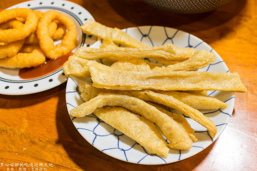 高雄新興︱鬼炊丼飯(文橫店) 新增香氣十足的燒肉丼,還多了4種口味拉麵,選擇性又更多啦!!(寵物友善餐廳)